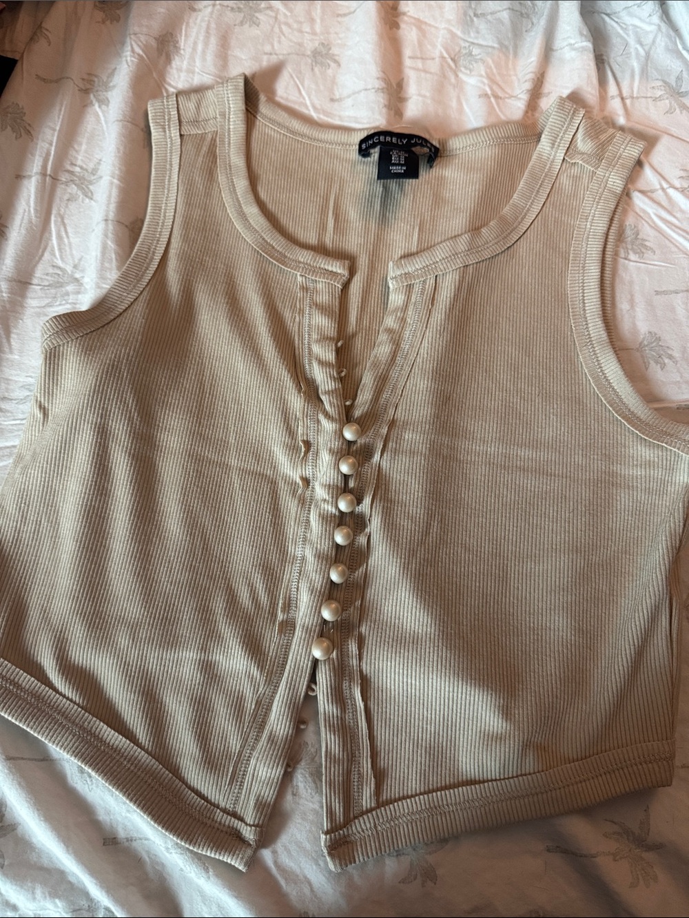Sincerly Jules Pearl-Button Ribbed Crop Top in Cream